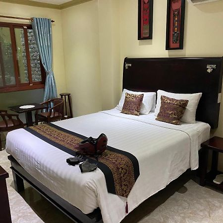 Murray Guesthouse Чау Док Екстериор снимка
