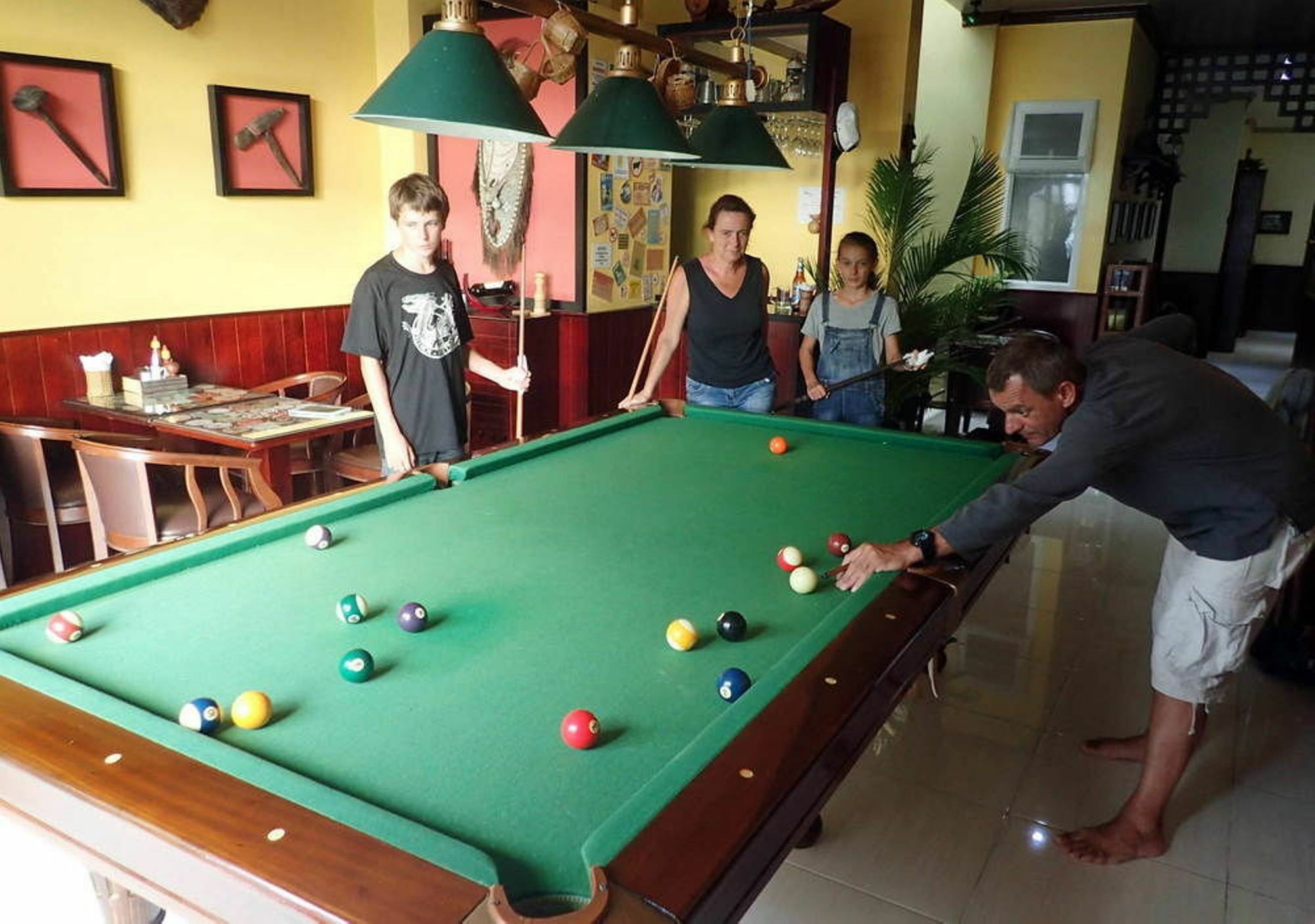 Murray Guesthouse Чау Док Екстериор снимка